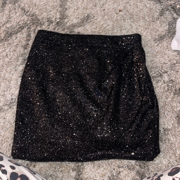 EXPRESS black sequin faux wrap mini skirt size XS - Picture 1 of 4